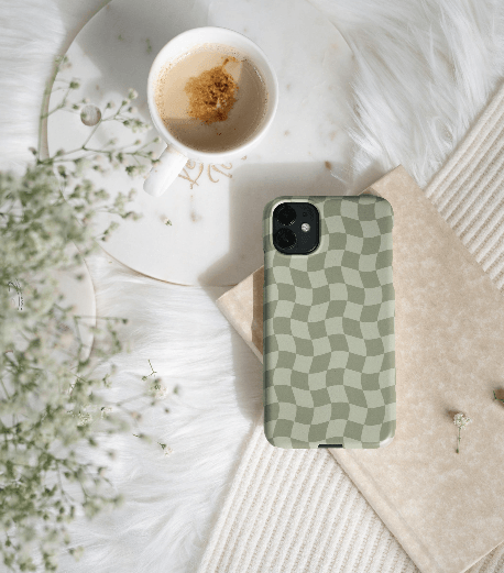 Brown Wavy Checkered Phone Case for iPhone 14 Pro 